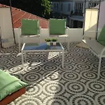 Largo Da Rainha, *