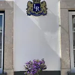 Largo Da Rainha, Herberg