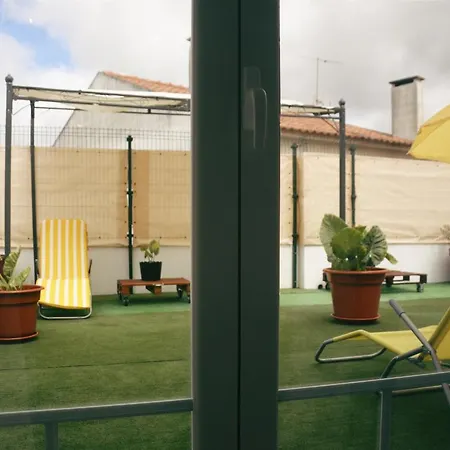 Largo Da Rainha, 宾馆 Merciana