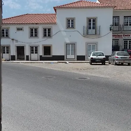 여관 Largo Da Rainha, Merciana