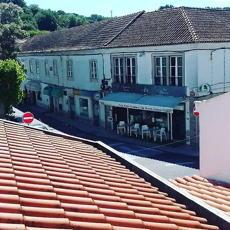 Largo Da Rainha, イン