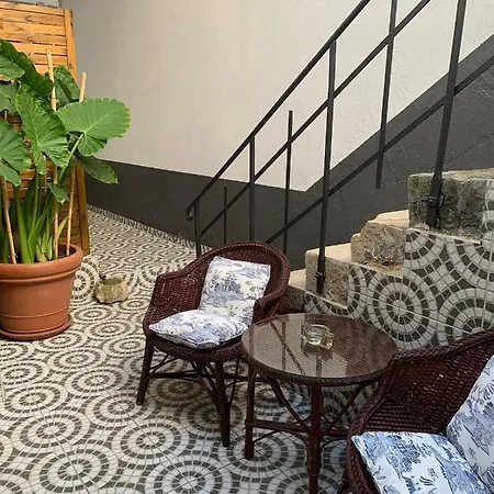 Largo Da Rainha, אורחן Merciana