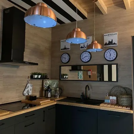 Largo Da Rainha, * Merciana