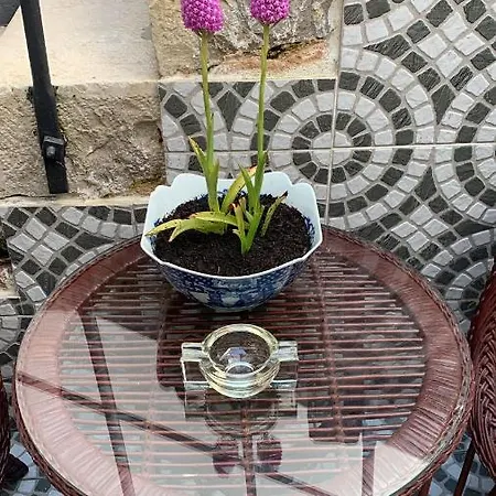 Largo Da Rainha, 宾馆