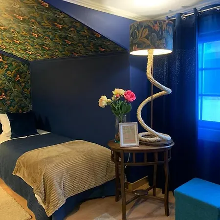 Largo Da Rainha, 宾馆