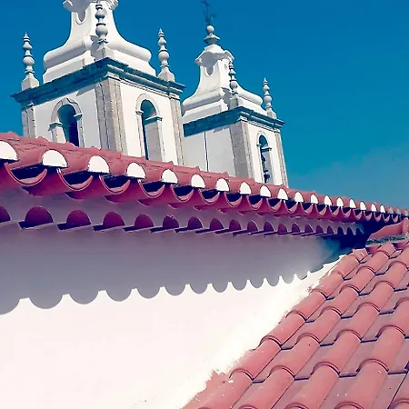 Largo Da Rainha, 여관 Merciana