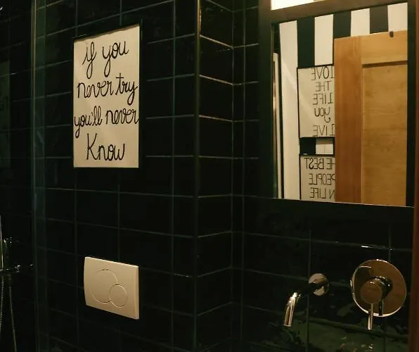 Largo Da Rainha, Mini-hôtel Merciana