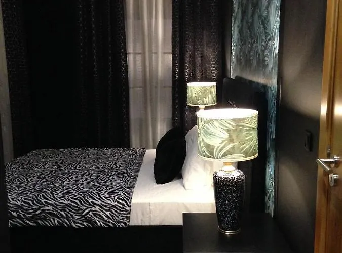 Largo Da Rainha, Mini-hôtel Merciana