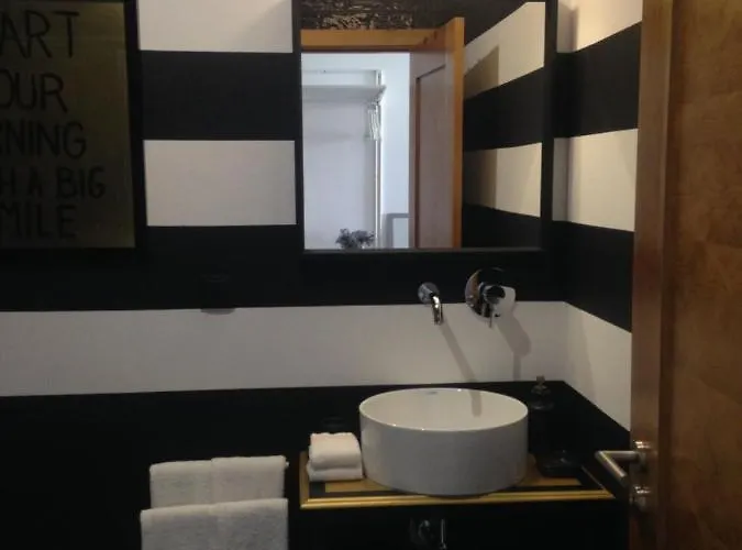 Mini-hôtel Largo Da Rainha, Merciana