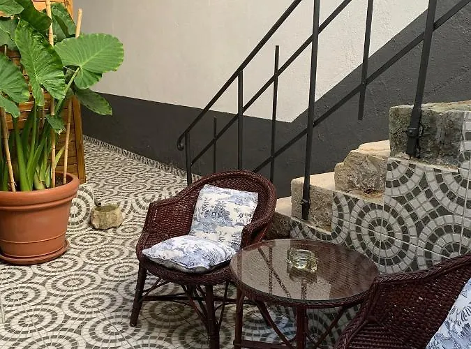 Largo Da Rainha, Mini-hôtel Merciana