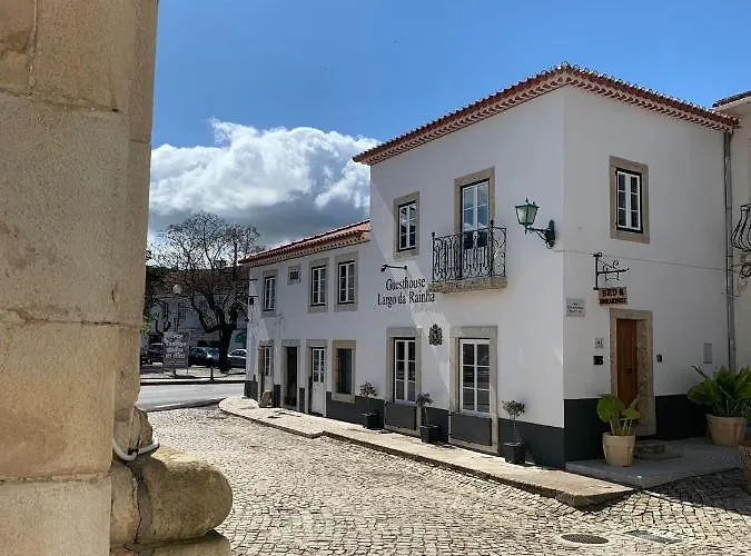 イン Largo Da Rainha, Merciana
